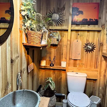 Deerstone Glamping-ingleborough Hill Dome-hot Tub * Earby