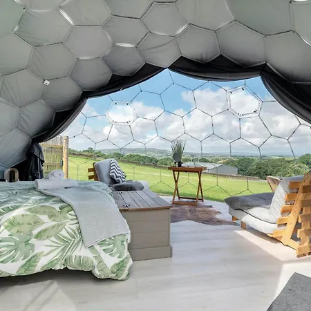 Deerstone Glamping-ingleborough Hill Dome-hot Tub