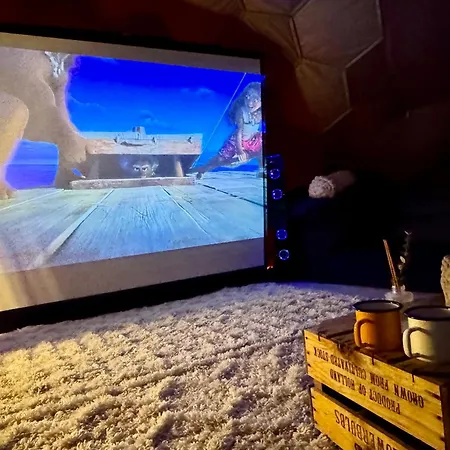 Luksusowy namiot Deerstone Glamping-ingleborough Hill Dome-hot Tub Earby