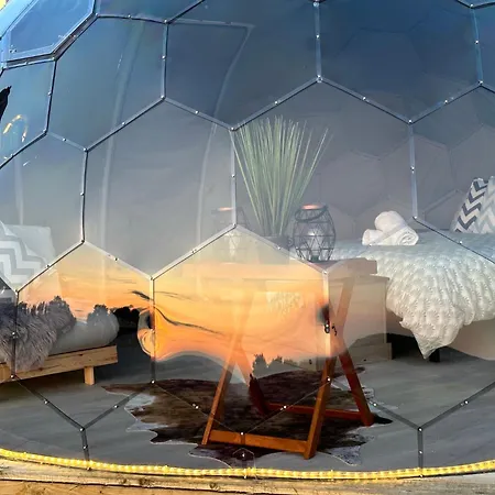 Deerstone Glamping-ingleborough Hill Dome-hot Tub Lüks kamp alanı
