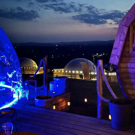 Lüks kamp alanı Deerstone Glamping-ingleborough Hill Dome-hot Tub