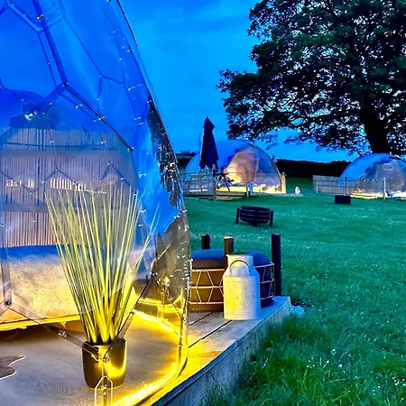 Lüks kamp alanı Deerstone Glamping-ingleborough Hill Dome-hot Tub *