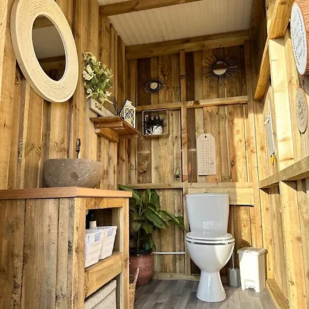 Deerstone Glamping-ingleborough Hill Dome-hot Tub