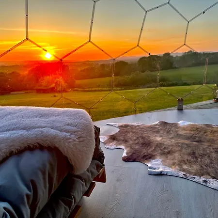 Deerstone Glamping-ingleborough Hill Dome-hot Tub * Earby