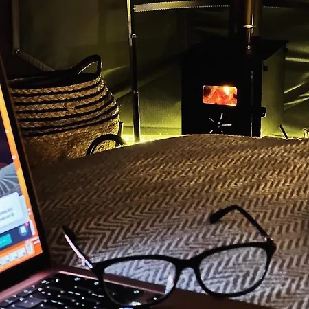 Deerstone Glamping-ingleborough Hill Dome-hot Tub *