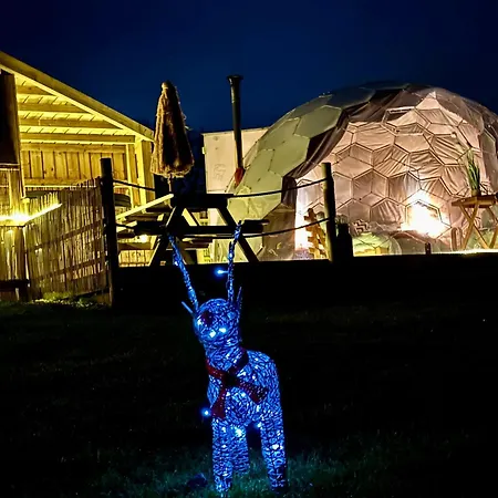 Deerstone Glamping-ingleborough Hill Dome-hot Tub *