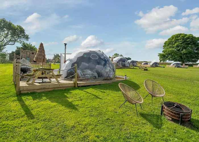 Luxury tent Deerstone Glamping-ingleborough Hill Dome-hot Tub Earby