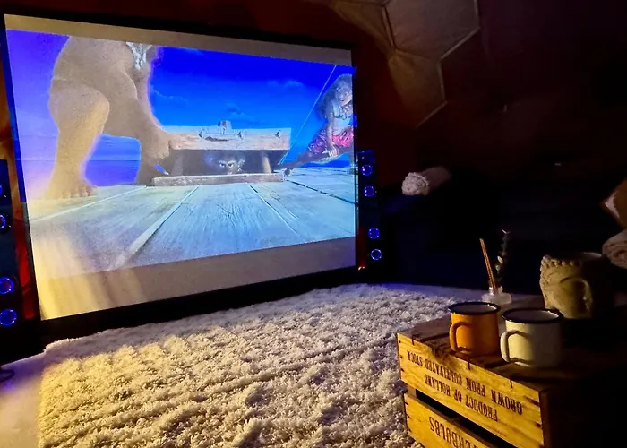 Luxury tent Deerstone Glamping-ingleborough Hill Dome-hot Tub Earby