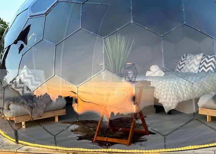 Deerstone Glamping-ingleborough Hill Dome-hot Tub Luxury tent