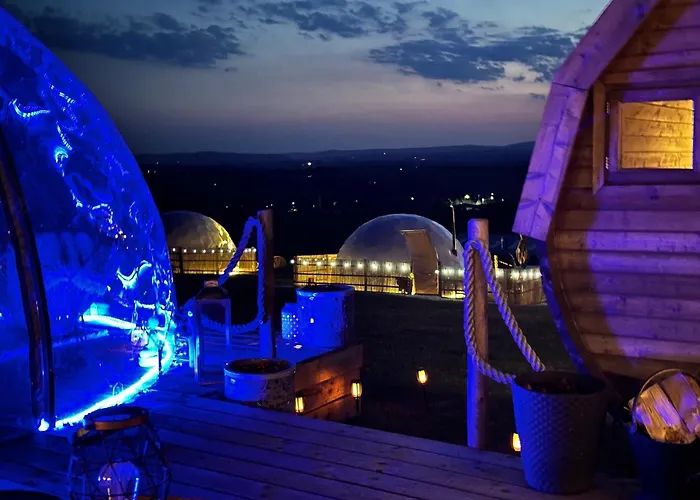 Luxury tent Deerstone Glamping-ingleborough Hill Dome-hot Tub