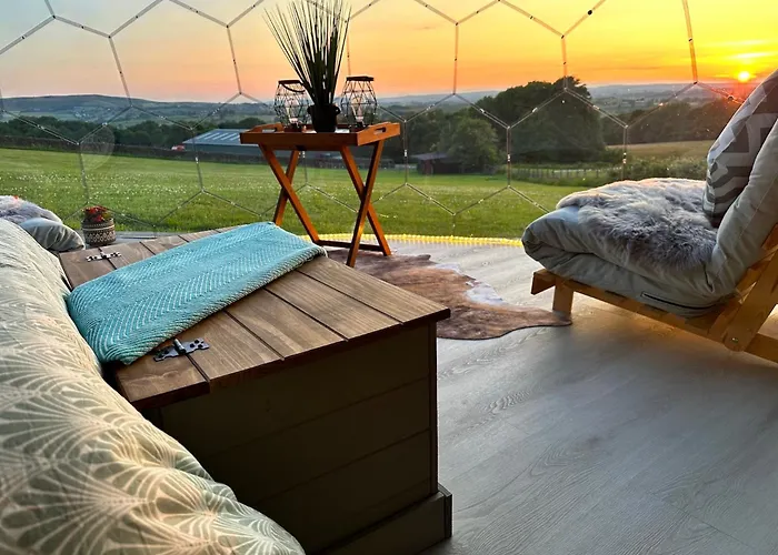 Deerstone Glamping-ingleborough Hill Dome-hot Tub