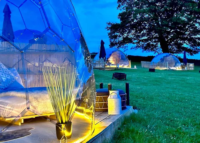 Luxury tent Deerstone Glamping-ingleborough Hill Dome-hot Tub *