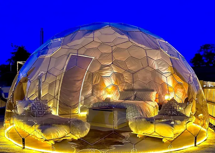 Luxury tent Deerstone Glamping-ingleborough Hill Dome-hot Tub