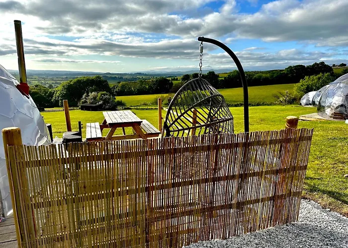 Deerstone Glamping-ingleborough Hill Dome-hot Tub Luxury tent *