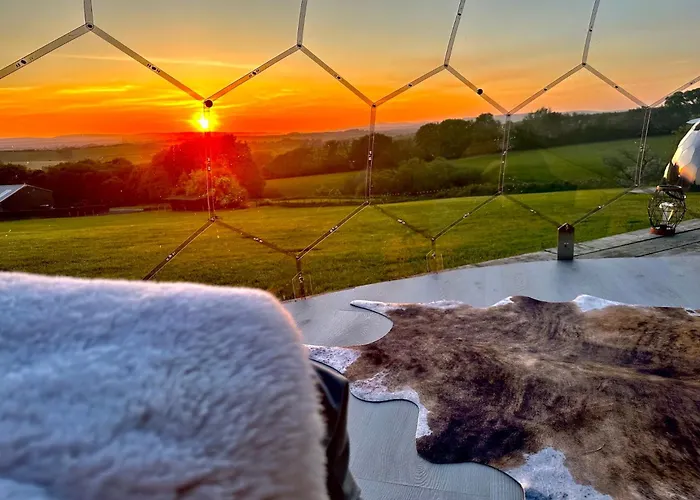 Deerstone Glamping-ingleborough Hill Dome-hot Tub