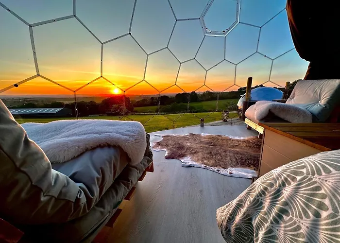 Luxury tent Deerstone Glamping-ingleborough Hill Dome-hot Tub