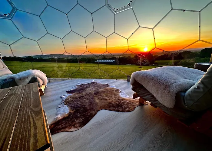 Deerstone Glamping-ingleborough Hill Dome-hot Tub *