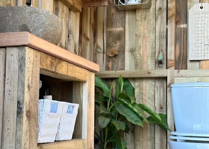 Deerstone Glamping-ingleborough Hill Dome-hot Tub Luxury tent Earby