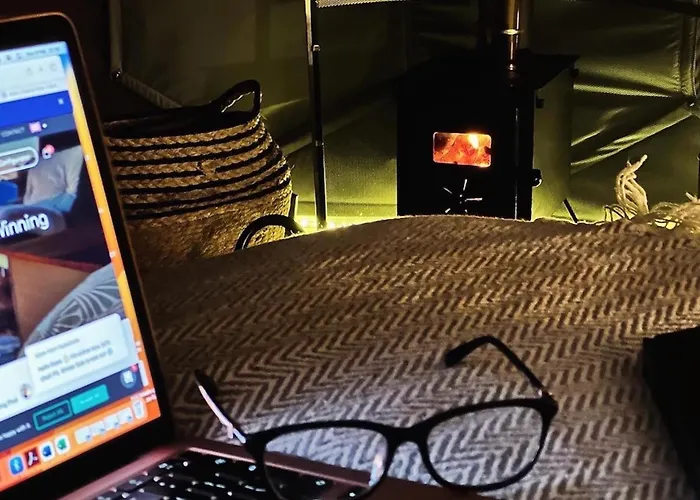 Deerstone Glamping-ingleborough Hill Dome-hot Tub *