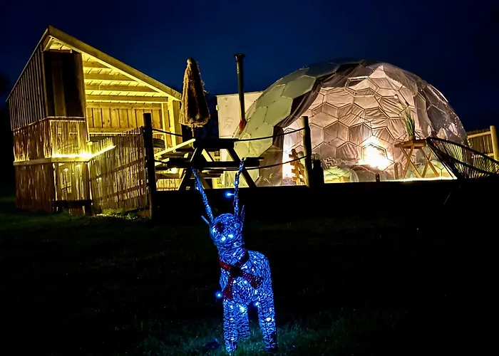 Deerstone Glamping-ingleborough Hill Dome-hot Tub *