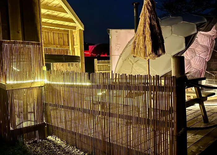 Deerstone Glamping-ingleborough Hill Dome-hot Tub Luxury tent *